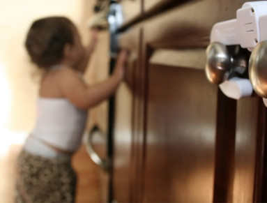 Bébé : sécurisez l’intérieur de votre logement