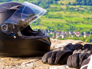 Équipement pour conduire un deux-roues