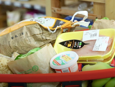 Des produits achetés dans le supermarché participatif Superquinquin.