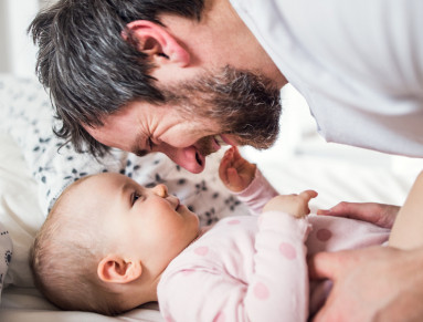 Le congé parental peut être pris à temps partiel ou à temps plein.