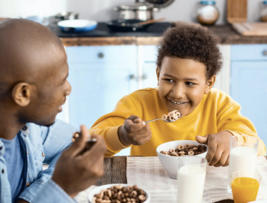 Le petit-déjeuner varié et équilibré permet de bien démarrer la journée.