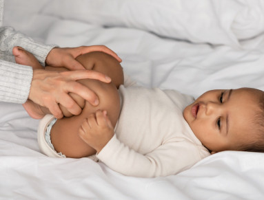 Troubles digestifs chez bébé : comment prévenir ses maux de ventre ?
