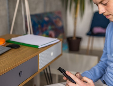 ado et porno smartphone