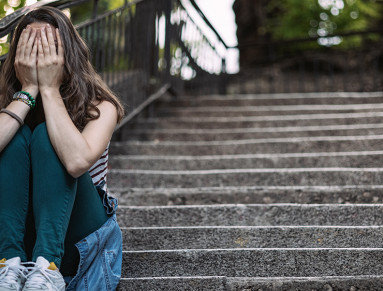 femme escalier