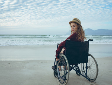 femme en fauteuil roulant