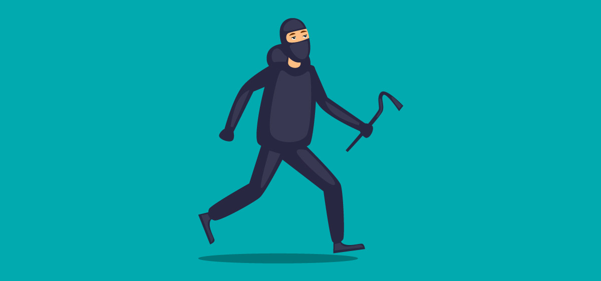 Un cambrioleur armé d’un pied-de-biche