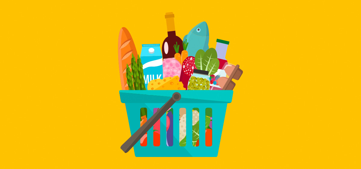 Un panier de courses avec des aliments et des boissons.