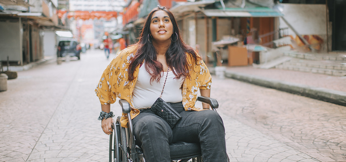 femme en fauteuil roulant