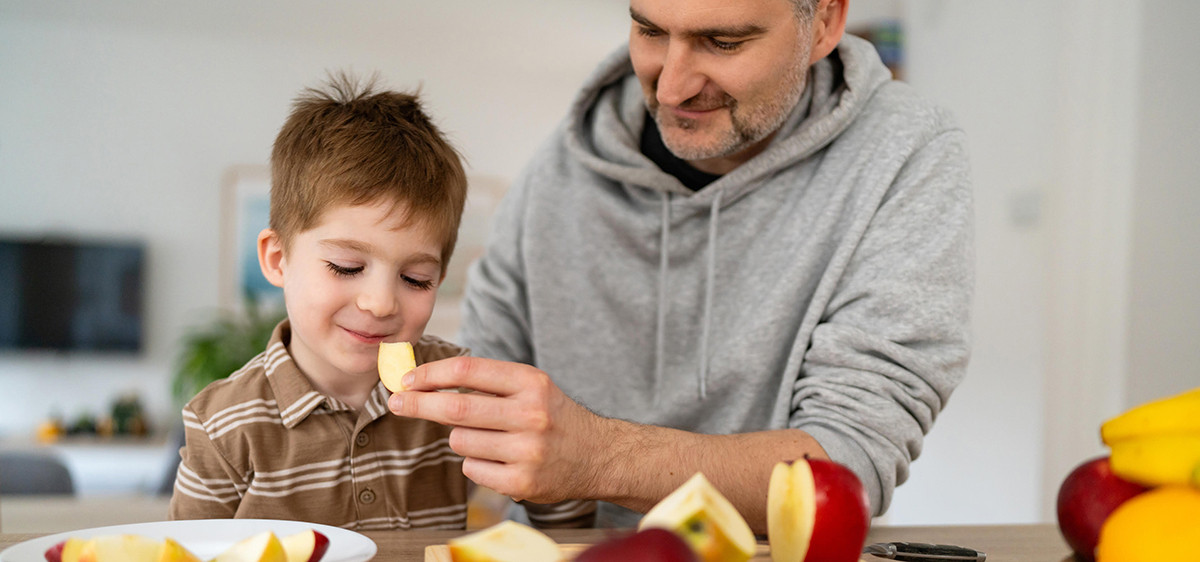 enfant fruit papa