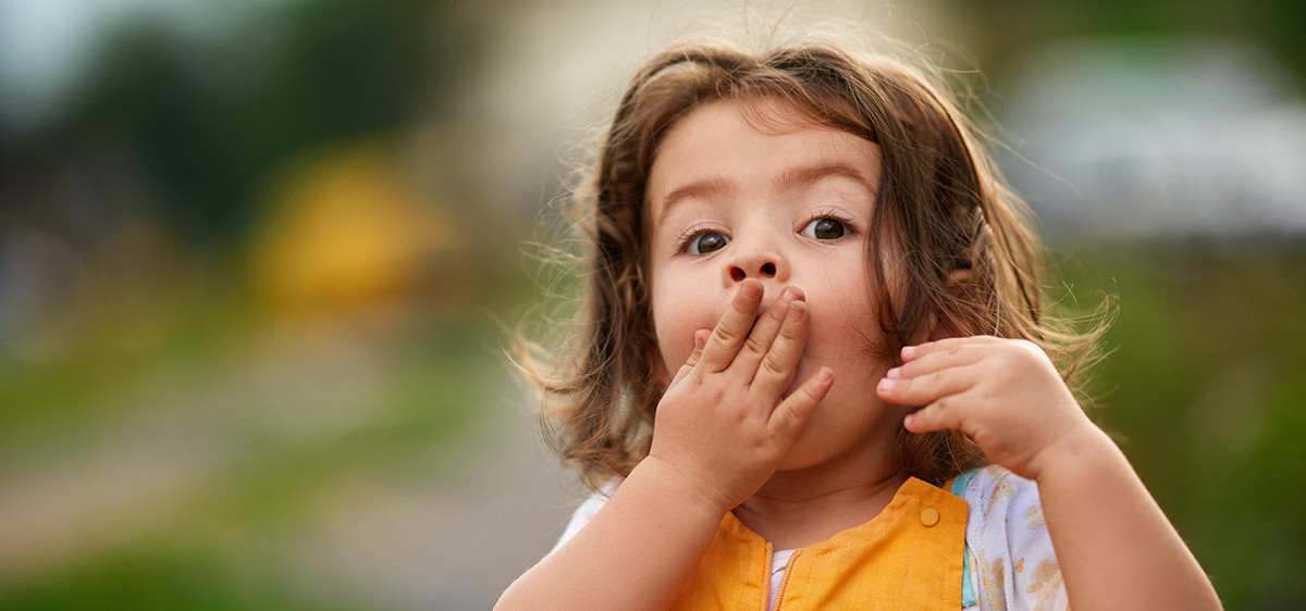 Mon enfant dit des gros mots : que faire ?